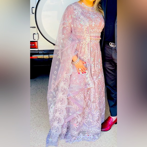 Pakistani Baroque lilac/purple lengha suit - Picture 3 of 3